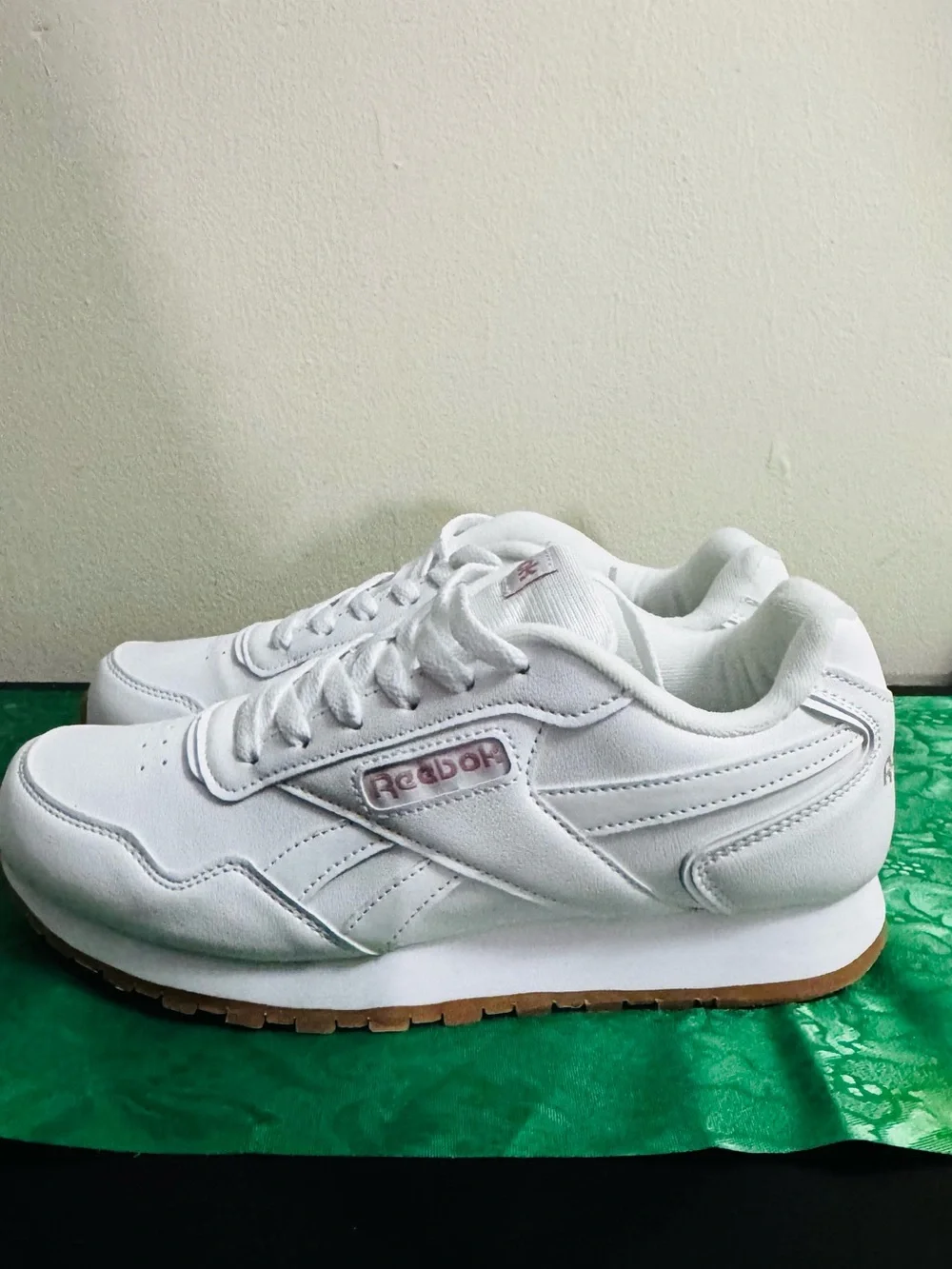 Reebok White Kids Low-Top Sneakers with Pink Logo